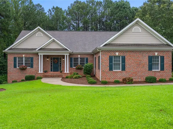 129 E Waterford Dr, Seneca, SC 29672