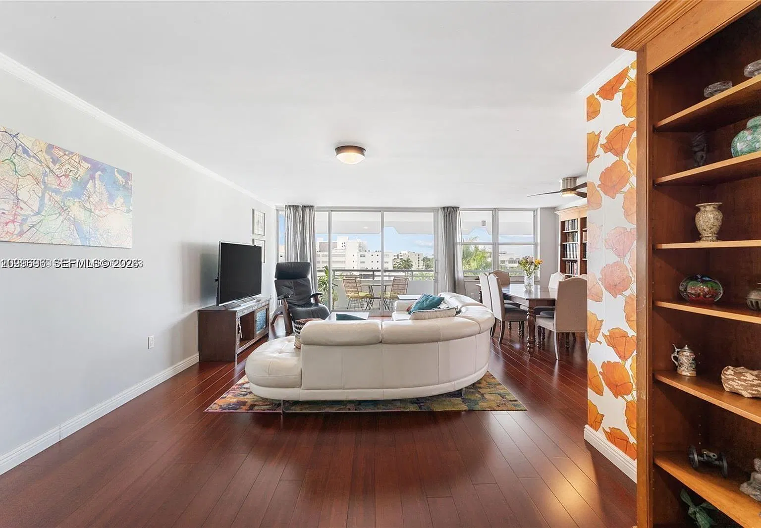 The Vintage Condo — Photo 4