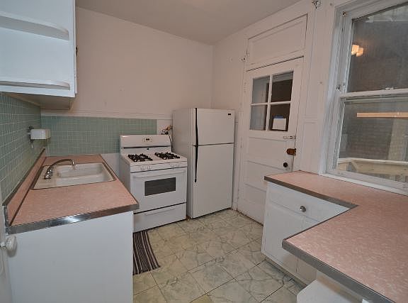 3rd image of 5021 N Winchester Ave Unit 3