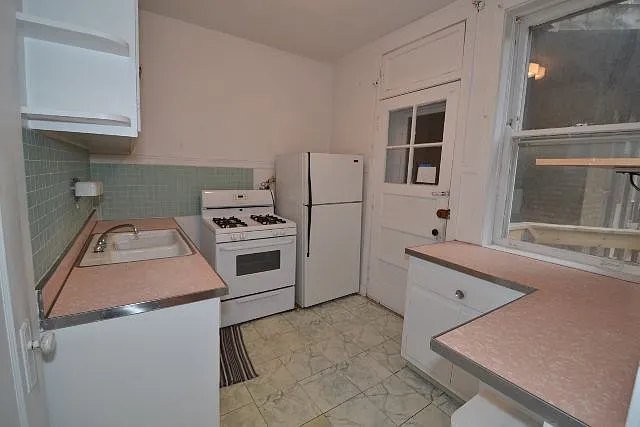 5021 N Winchester Ave #3 — Photo 3