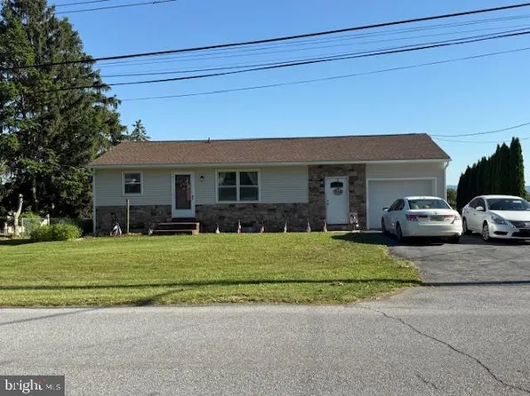 890 Richard Dr, Lebanon, PA 17046