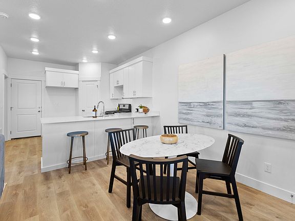 Finished home photos are representational images only. See sales agent for details.