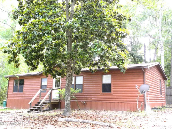 2617 N 16th St, Ocean Springs, MS 39564