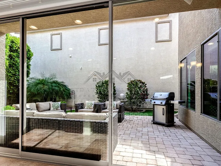 4467 E Remington Dr — Photo 12