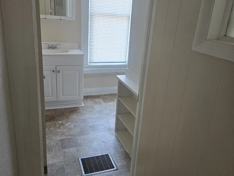 751 W Abriendo Ave #B — Photo 6