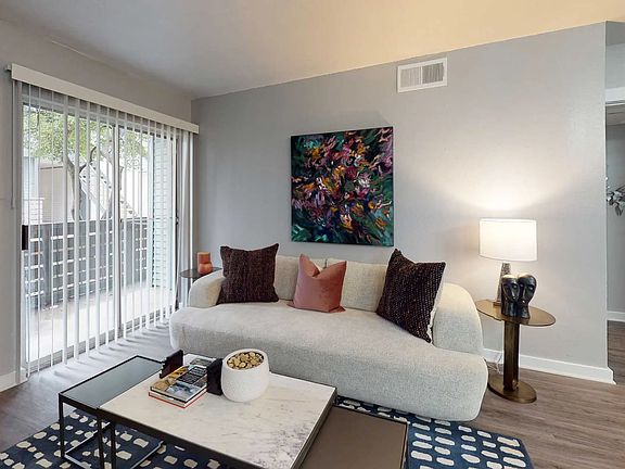 Spacious 1 bedroom leaving room