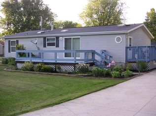 W236 Lincoln St, Fremont, WI 54940