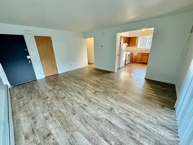 1117 Lathers Ave — Photo 2