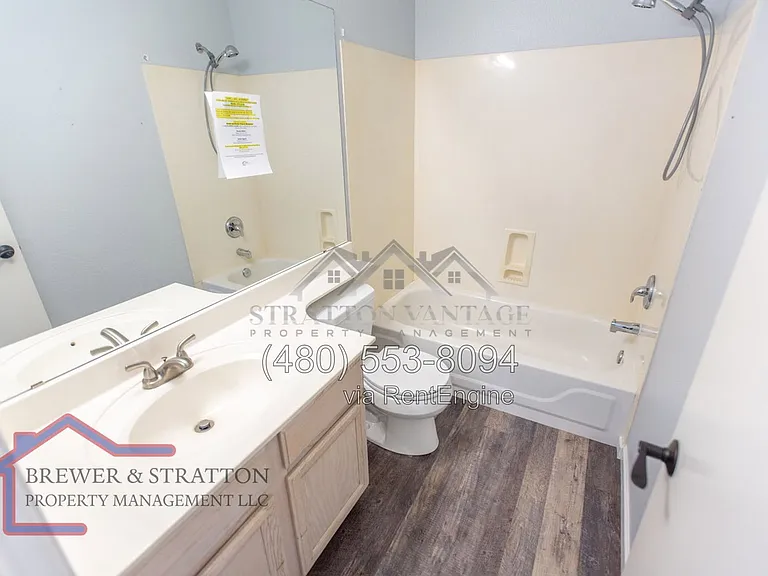 689 W Constitution Dr — Photo 29