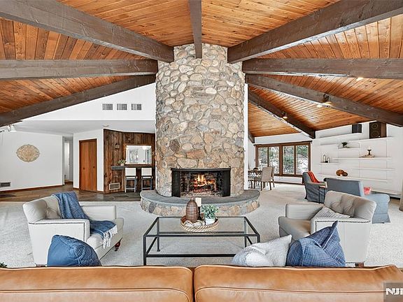 5th image of 224 Miller Rd