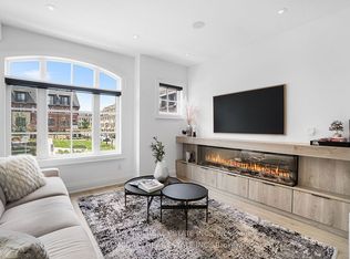 10 Lunar Cres #24, Mississauga, ON L5M2P6