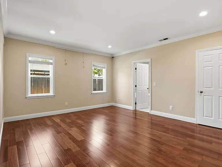 599 Borregas Ave — Photo 20