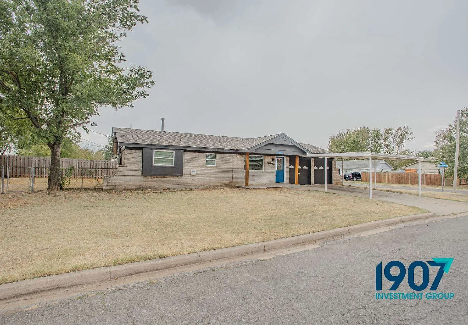 3 bed, 1.5 bath, 925 sqft, $1,200 — Photo 2