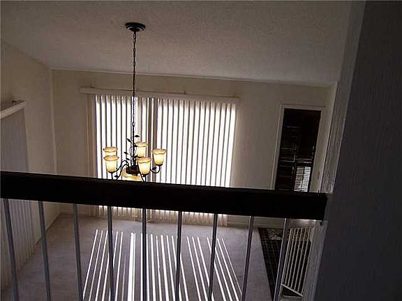3rd image of 2909 Stone Edge Dr