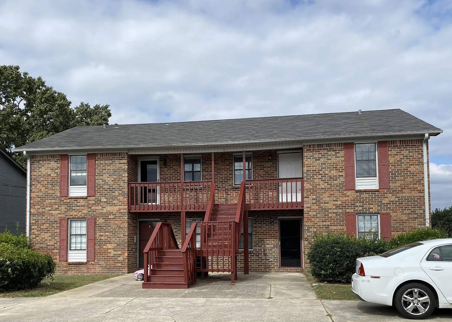 2 bed, 1.0 bath, $850 — Photo 1