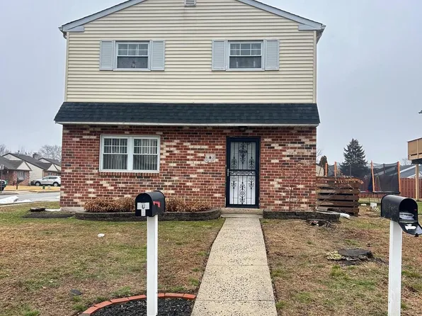 506 Corinthian Ave, Essington, PA 19029