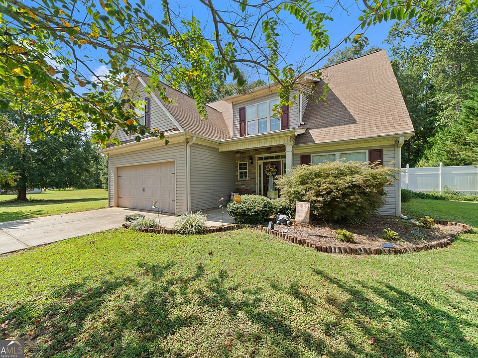 1st image of 104 Willow Trace Ct