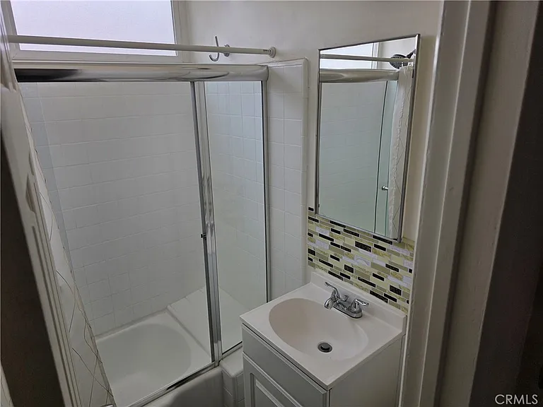 706 E Harvard St #5 — Photo 15