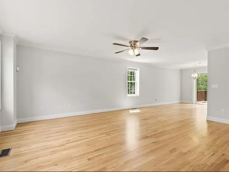 723 County St — Photo 15