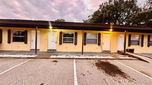 979 Berkley Rd #4 Photo 1