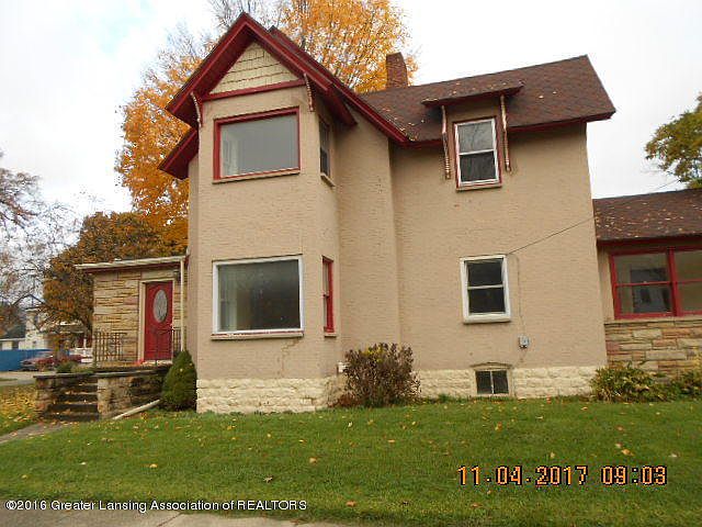 1st image of 301 E Lawrence Ave