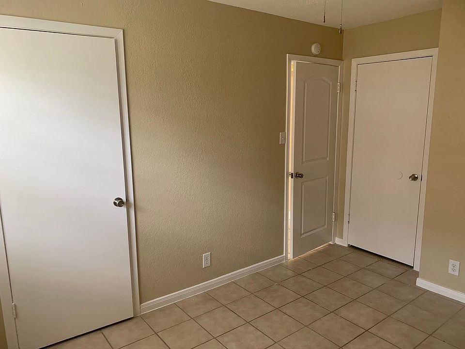2nd image of 303 Algerita Dr APT C