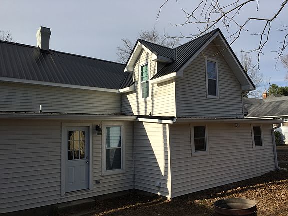 2nd image of 352 Mill St