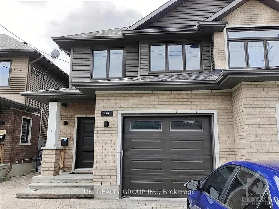 492 Moodie Dr #B