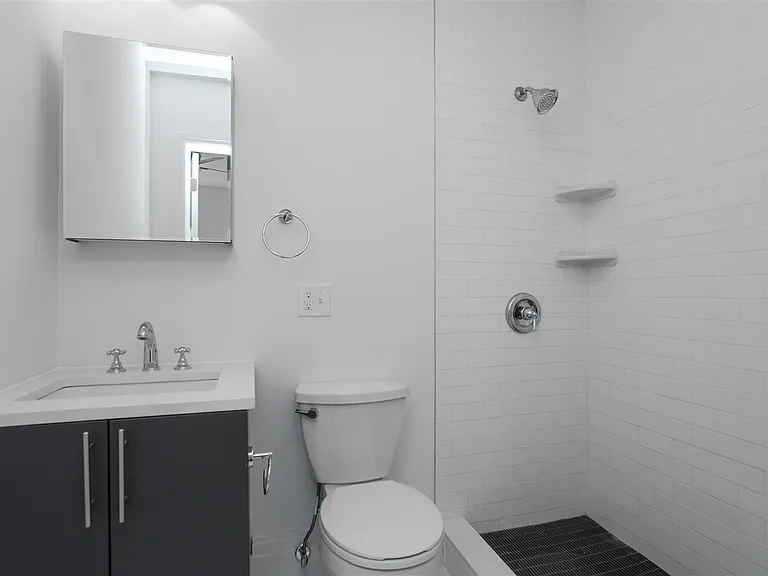 76 Bowers St #3 — Photo 11