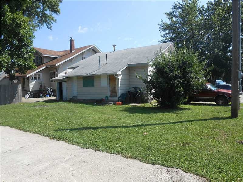 2nd image of 400 N Anderson St