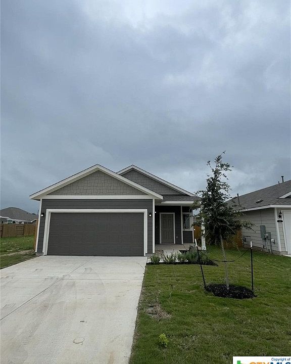 1st image of 130 Trailstone Dr