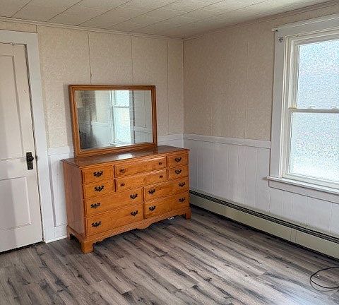 5th image of 321 Superior St