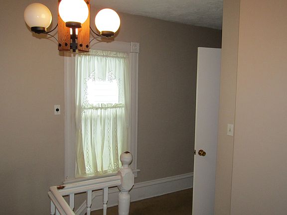 5th image of 215 Newland Ave