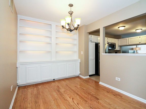 Beautiful built in shelving.