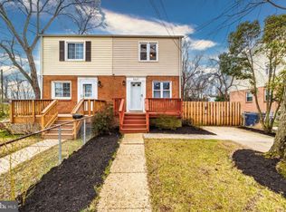 5637 Fenwick Dr, Alexandria, VA 22303