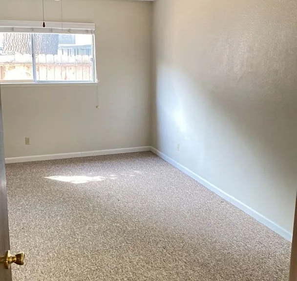 1131 W 3rd St — Photo 5