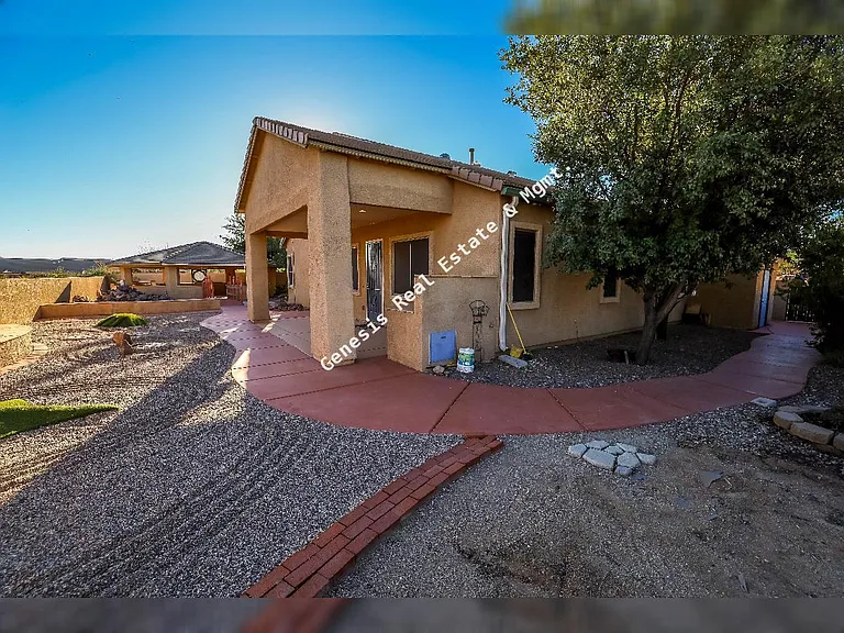 770 W Grantham St — Photo 33