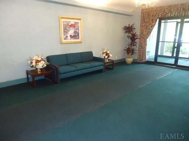 2nd image of 1 Oakridge Pl APT L