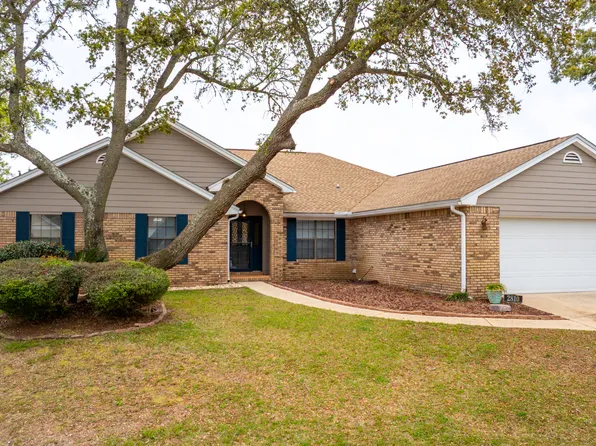 2810 Lee Trevino Ct, Shalimar, FL 32579