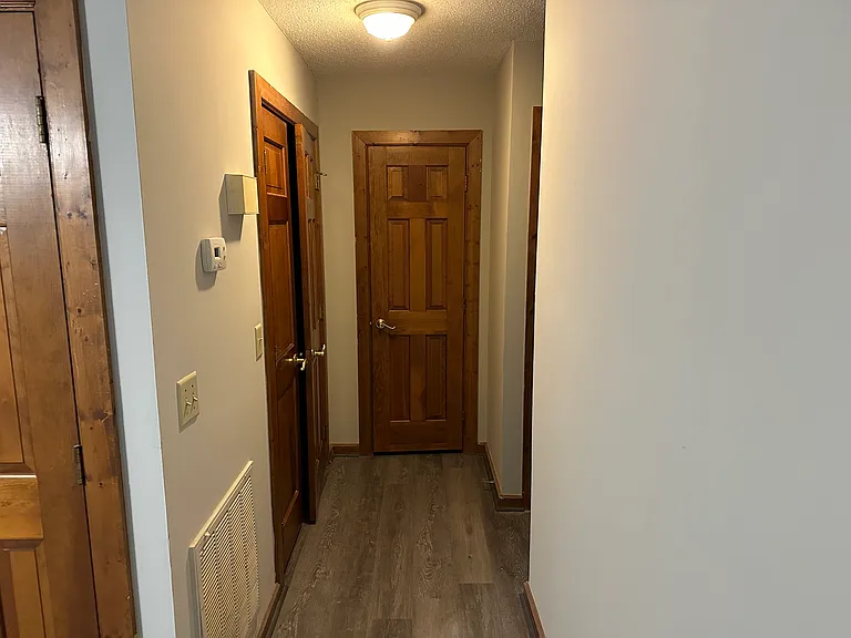 Corridor-Laund-Linen