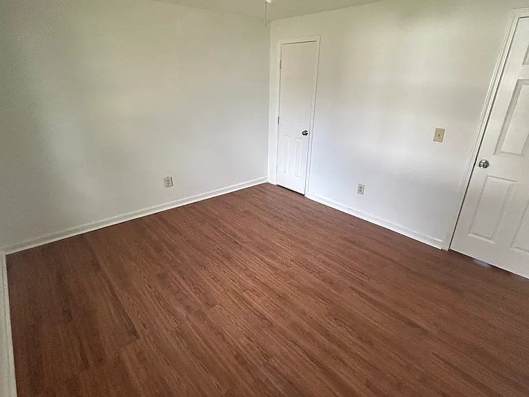 211 Park St #B — Photo 1