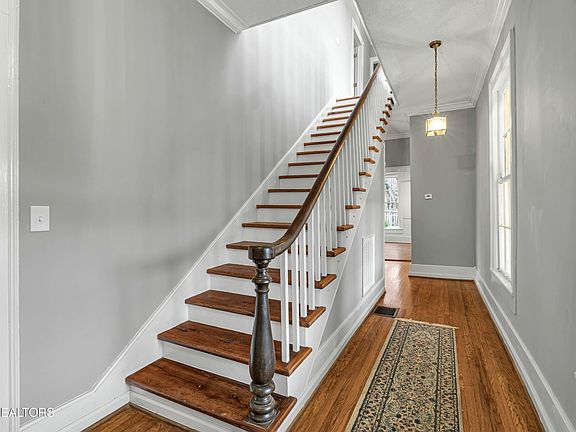 4th image of 601 Wethersfield Ln