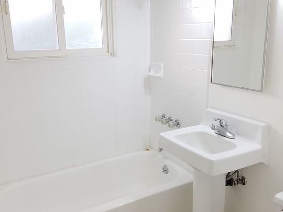 4th image of 1839 Kaioo Dr APT 3