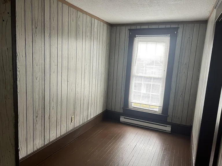500 Straley Ave #4 — Photo 4