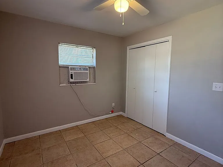3801 SW 17th Pl — Photo 15