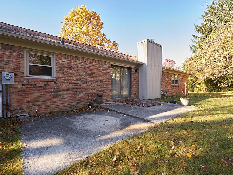 149 Springs Ct — Photo 4