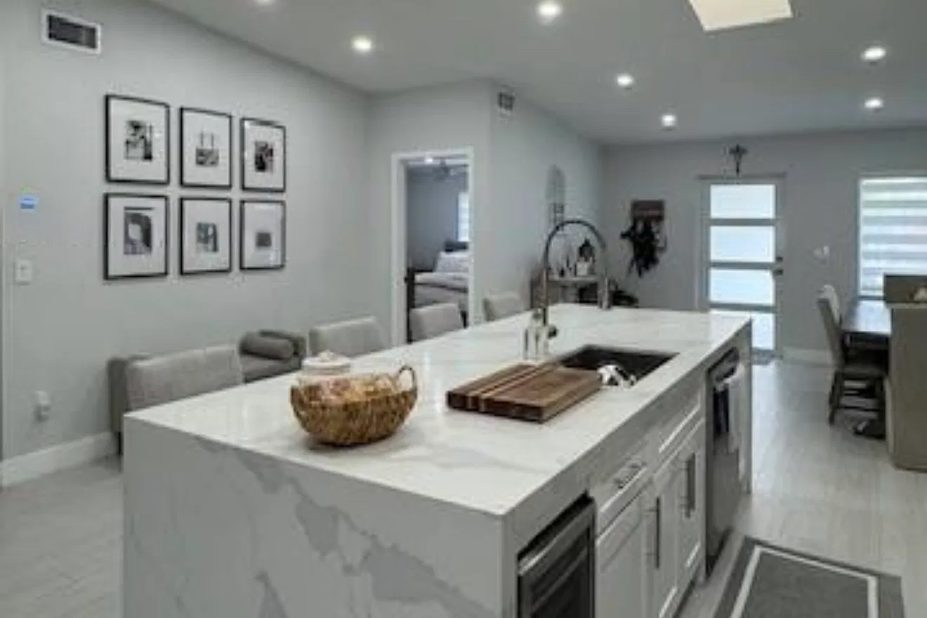 3 bed, 1484 sqft, $3,700 — Photo 3