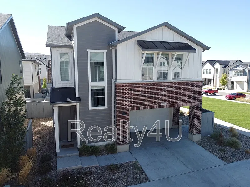 2771 N 3870 W