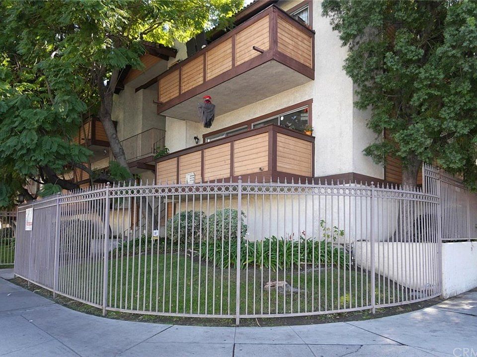 1st image of 14348 Burbank Blvd APT 8
