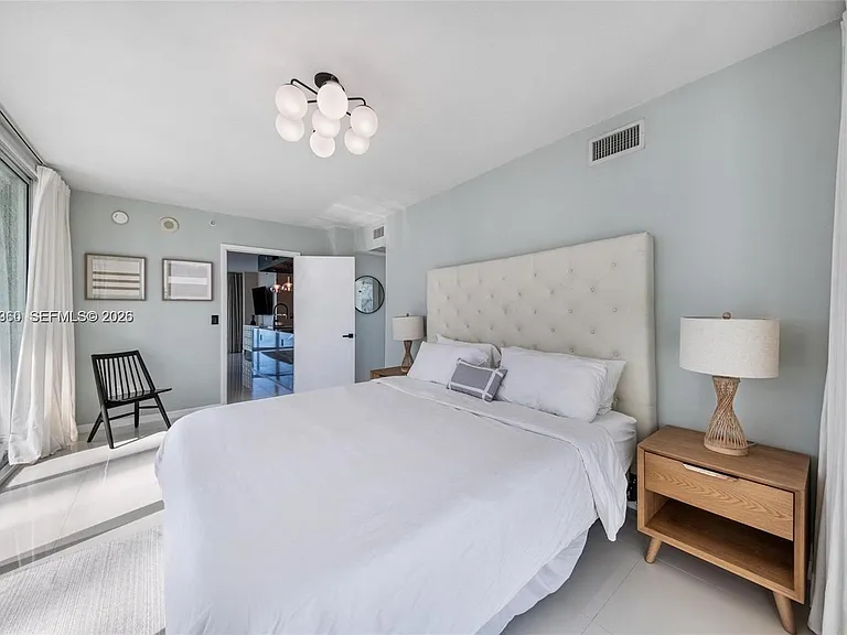 665 NE 25th St #1805 — Photo 23